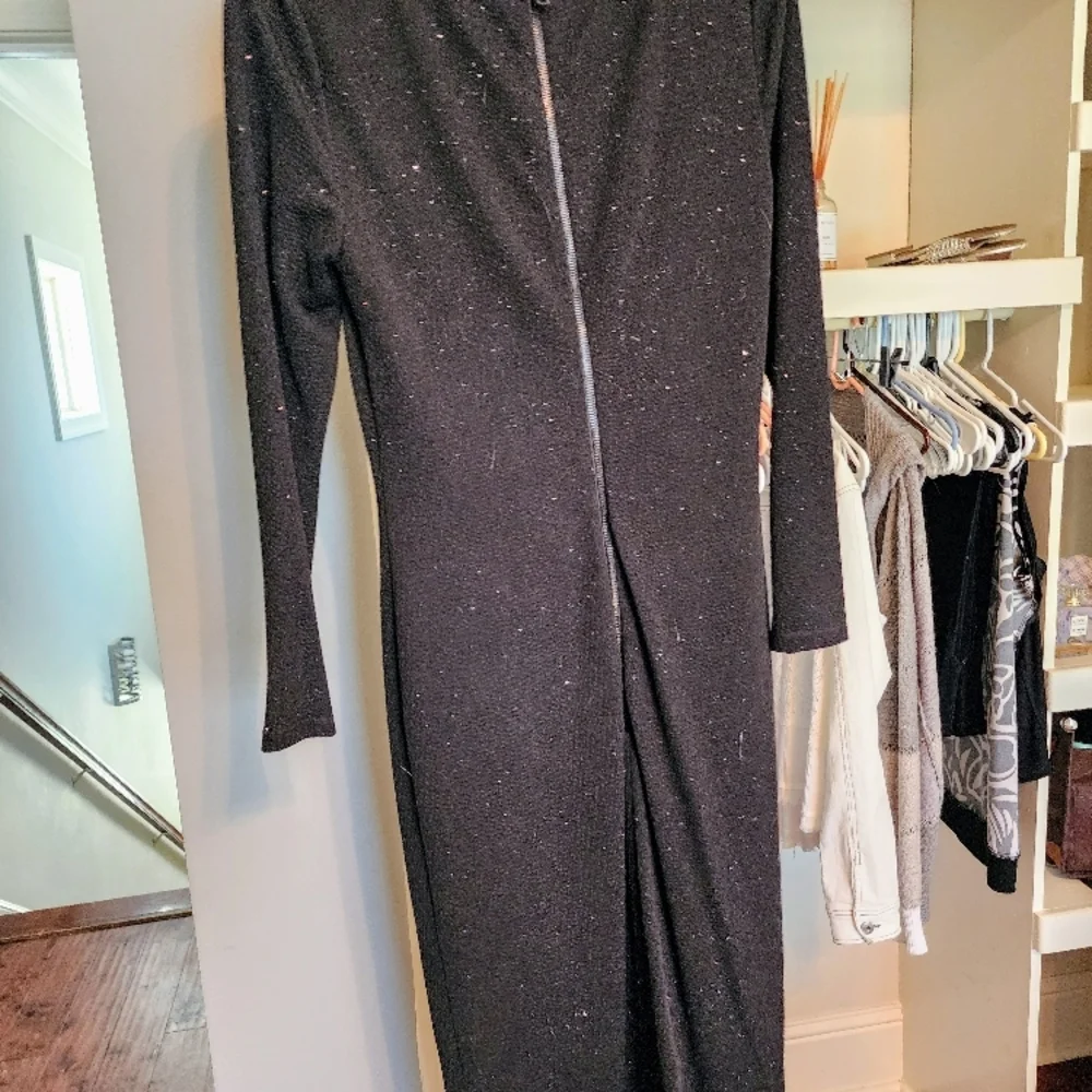 Alice+Olivia NEW w/tags Elegant Black Long Sleeve Shimmer Dress - Picture 2 of 3